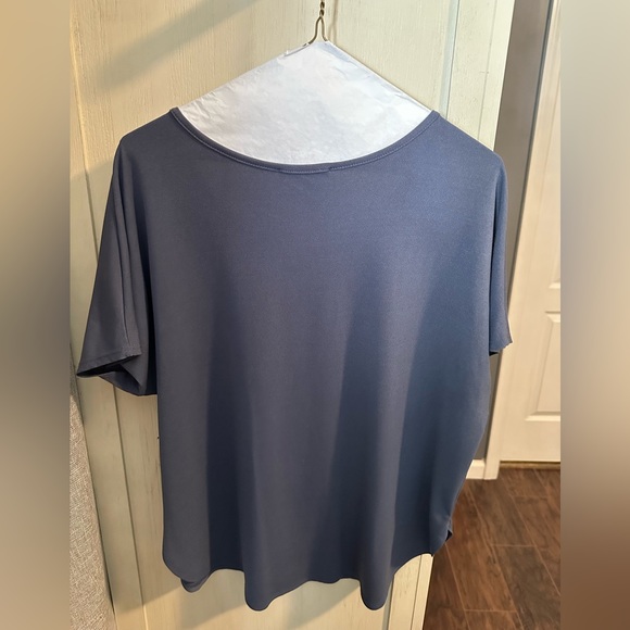 Women’s boutique top - Picture 2 of 5